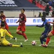 九游娱乐APP-上海申花训练开放日，赛前绝杀压哨引欢呼，国王杯在即，轮换策略成焦点(上海申花今天比赛直播免费)